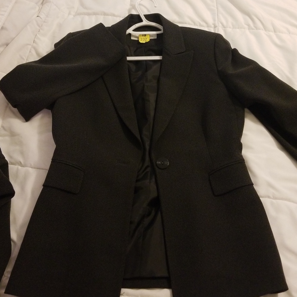 Fabulous Tahari womens pant suit